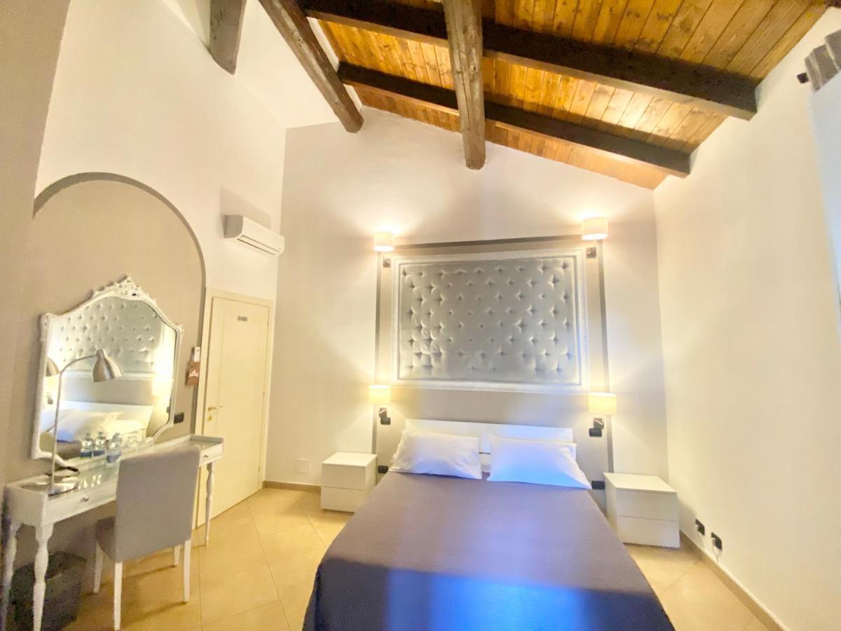 B&B Stazione Don Camillo เบรซเชลโล ภายนอก รูปภาพ