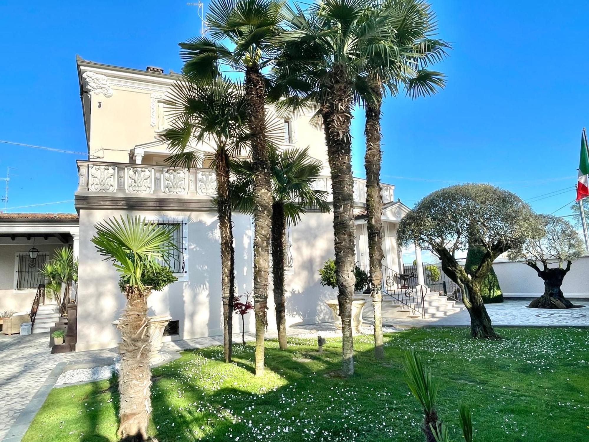 B&B Stazione Don Camillo เบรซเชลโล ภายนอก รูปภาพ